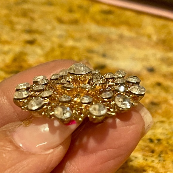 Beautiful Rhinestone Brooch Pin - Picture 3 of 6